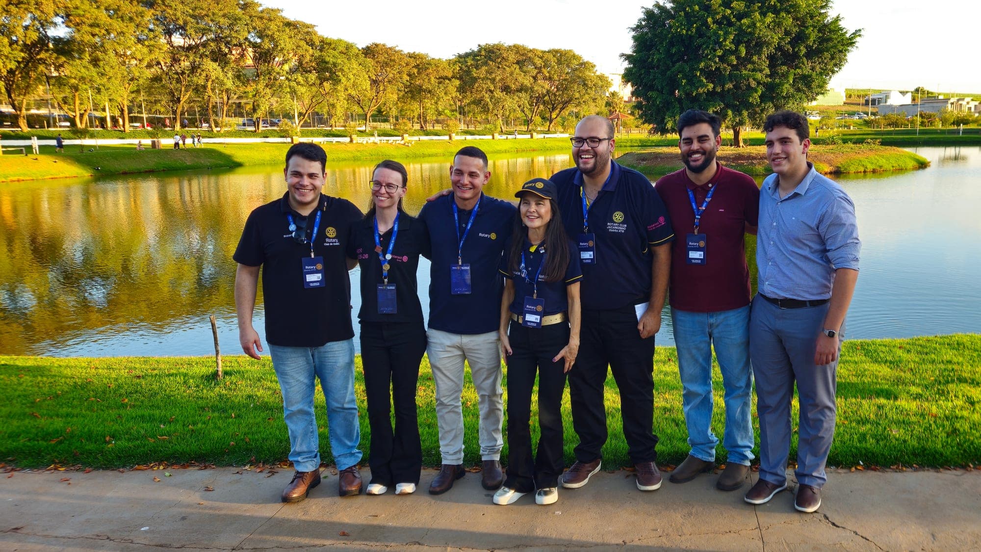 Associados do Rotary Club de Andirá em ação na cidade